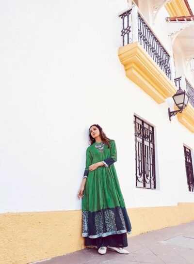 Green Chanderi Tie Die Batic Top With Cotton Pallazos